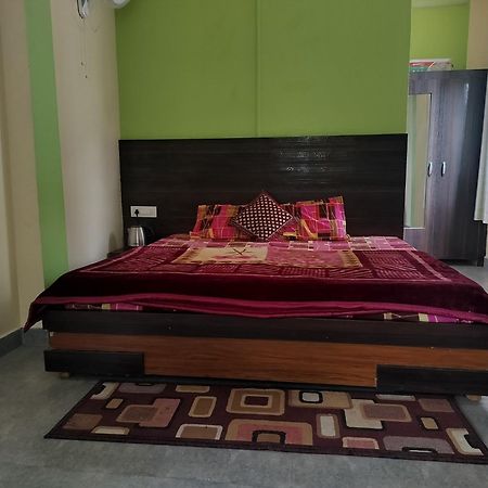 Tree Valley Homestay Chail Exterior foto