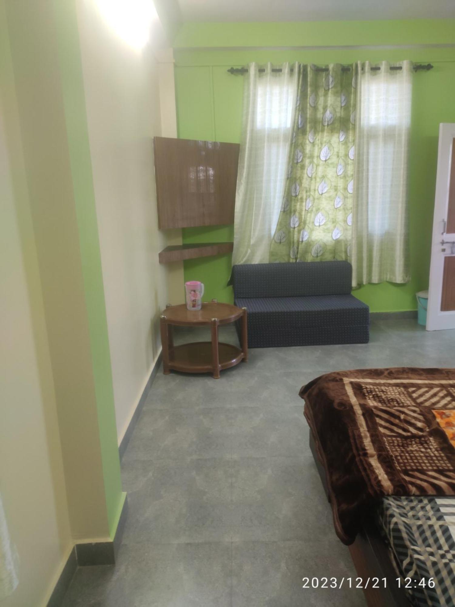 Tree Valley Homestay Chail Exterior foto